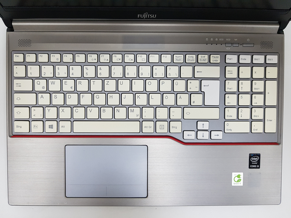 Fujitsu lifebook e754 leve tono crema