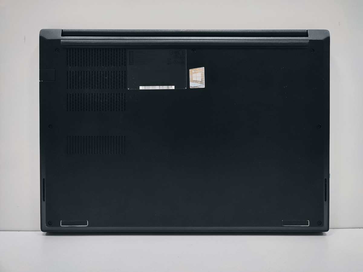 Lenovo Thinkpad E14 Vinilo Patas