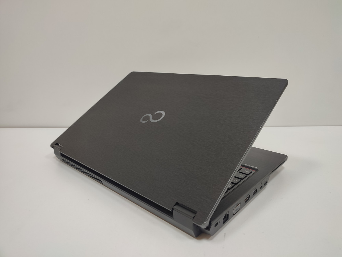 Portatil reacondicionado Celsius Vinilo