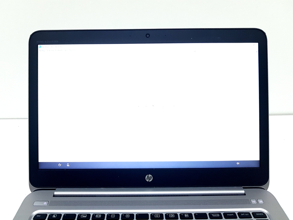 hp elitebook 1040 G3 puntitos