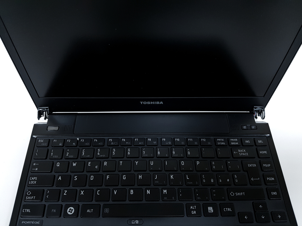 toshiba portege r830 embellecedores bisagra ok
